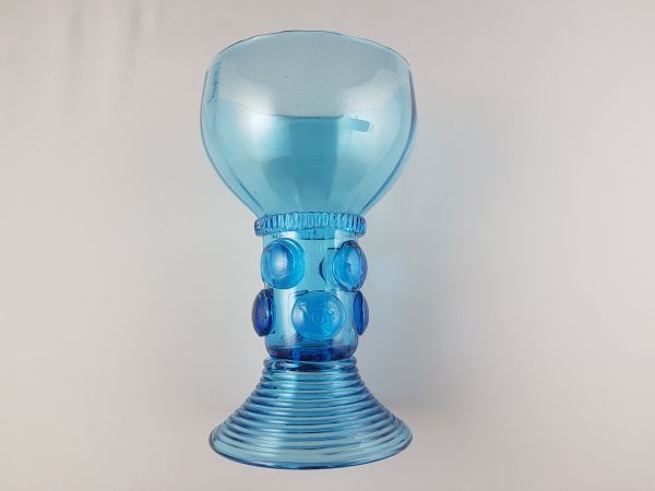 Blaues Römer Glas 17. Jahrhundert